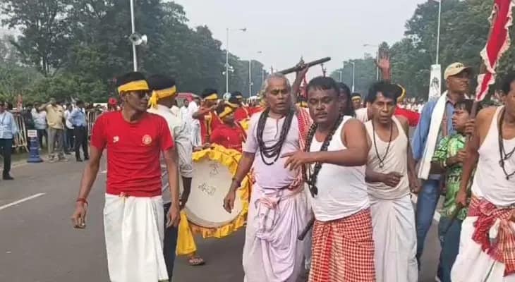 মমতা বন্দ্যোপাধ্যায়ের মিছিল: এনআরসি আতঙ্কে মৃতের পরিবারের লোক, মতুয়া সম্প্রদায়ের মানুষজন রয়েছে মিছিলে