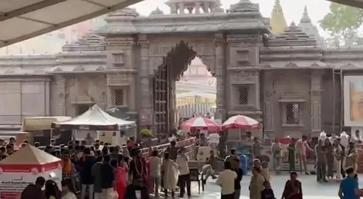 বারাণসীর কাশী বিশ্বনাথ মন্দিরে চলছে দেব দীপাবলির প্রস্তুতি
