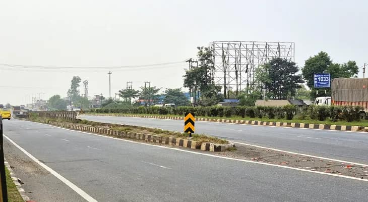 জাতীয় সড়কের মাঝে ডিভাইডারে বিভ্রান্তি, পর্যাপ্ত পথবাতি না থাকায় ঘটছে দুর্ঘটনা