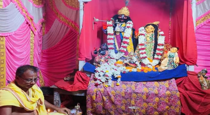 বুধবার সন্ধ্যায় শুরু হল মহিষাদল রাজবাড়ির শতাব্দী প্রাচীন রাস উৎসব