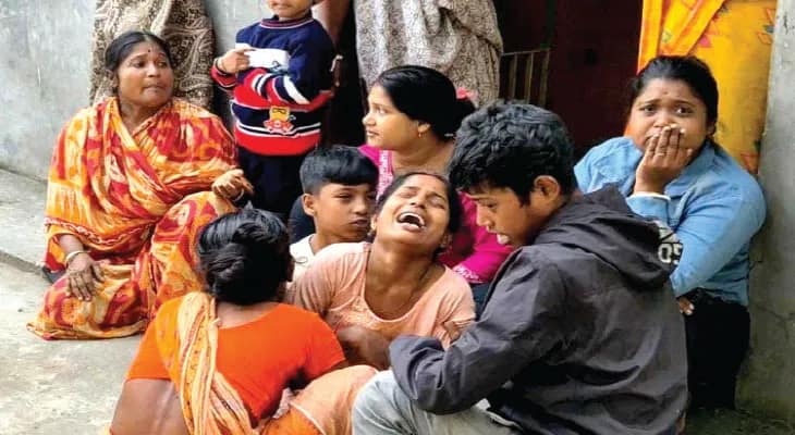 বাড়ির পাশে পুকুর থেকে নিখোঁজ ছাত্রীর মৃতদেহ উদ্ধার