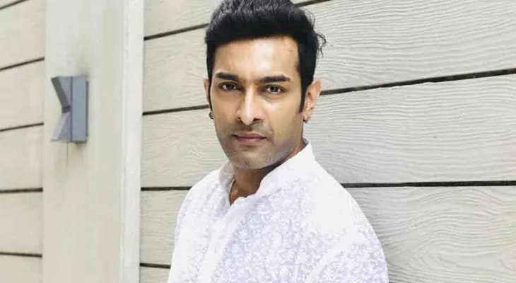 আচমকাই বুকে ব্যথা নিয়ে শহরের একটি বেসরকারি হাসপাতালে ভর্তি হলেন অভিনেতা জিতু কামাল