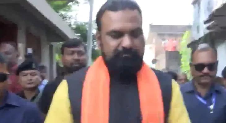 বিহারের বিধানসভা নির্বাচন: ভোট দিলেন উপ মুখ্যমন্ত্রী তথা তারাপুরের বিজেপি প্রার্থী সম্রাট চৌধুরী