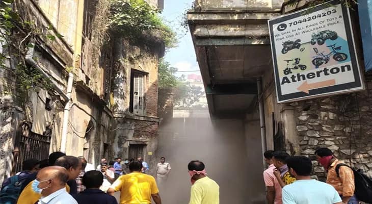 শহরে ফের অগ্নিকাণ্ড, ঘটনাস্থলে দমকলের পাঁচটি ইঞ্জিন