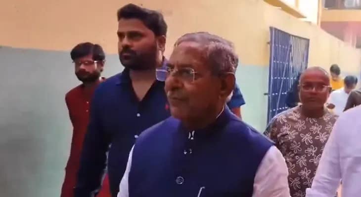 বিহারের বিধানসভা নির্বাচন (প্রথম দফা): পাটনায় ভোট দিলেন স্পিকার নন্দ কিশোর যাদব