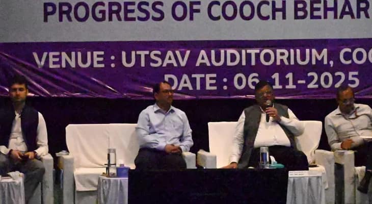 এসআইআর নিয়ে ছিটমহলে কোনও সমস্যা হবে না, কোচবিহারে বললেন রাজ্যের মুখ্য নির্বাচনী আধিকারিক মনোজ আগরওয়াল