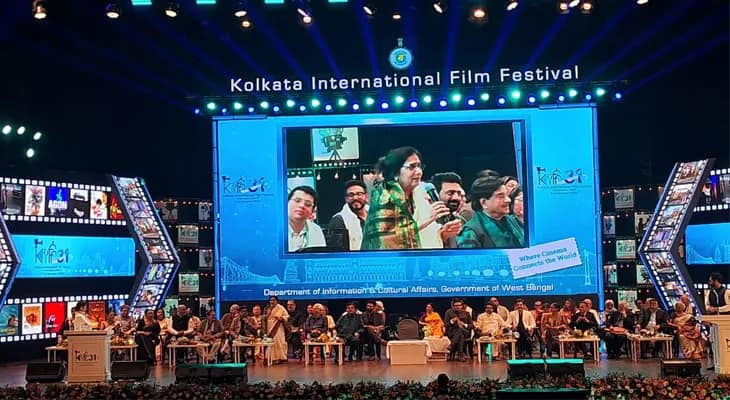 বঙ্গবিভূষণে ভূষিত করা হল সংগীতশিল্পী আরতি মুখোপাধ্যায়কে