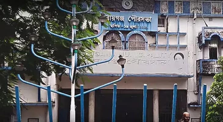 রায়গঞ্জ পুরসভার ৩ সদস্যকে সরিয়ে দায়িত্বে একা সন্দীপই, নেপথ্যে কৃষ্ণ?
