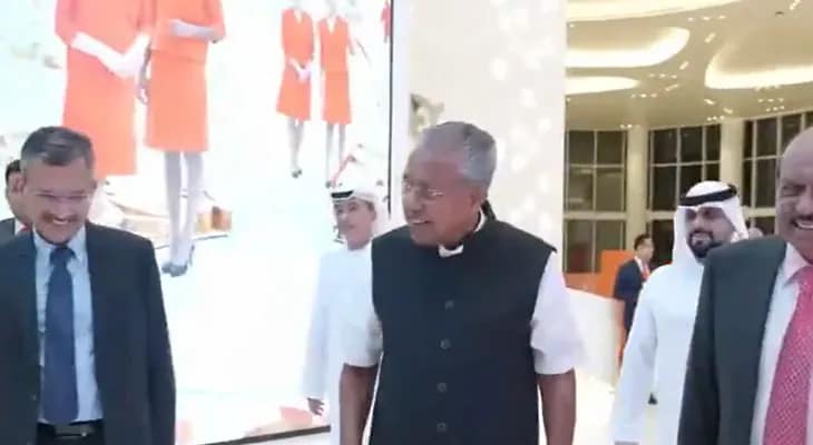 দু’দিনের সফরে আবু ধাবিতে পৌঁছলেন কেরলের মুখ্যমন্ত্রী পিনারাই বিজয়ন