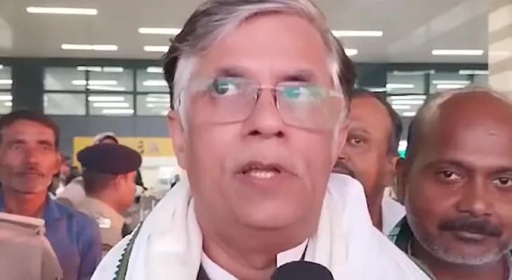 পাটনায় এলেন কংগ্রেস নেতা পবন খেরা