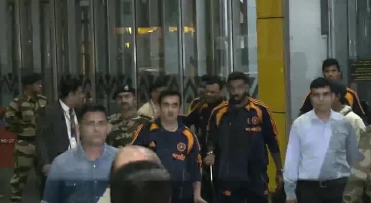 আগামী ১৪ নভেম্বর ইডেন গার্ডেন্সে দক্ষিণ আফ্রিকার বিরুদ্ধে টেস্ট ম্যাচ খেলতে কলকাতায় এল ভারতীয় ক্রিকেট দল