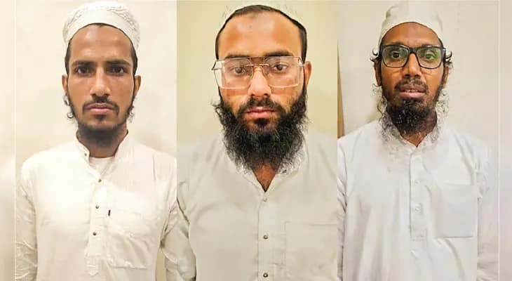 ভারতে পর পর হামলার ছক, গুজরাতে পিস্তল-কার্তুজ সহ ধৃত ৩ আইএস জঙ্গি