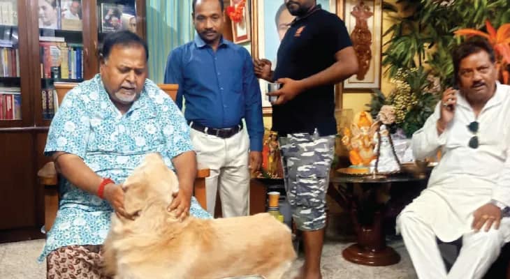 ‘বেহালাবাসীর কাছেই বিচার চাইব’, বাড়ি ফিরে খোশমেজাজে পার্থ চট্টোপাধ্যায়