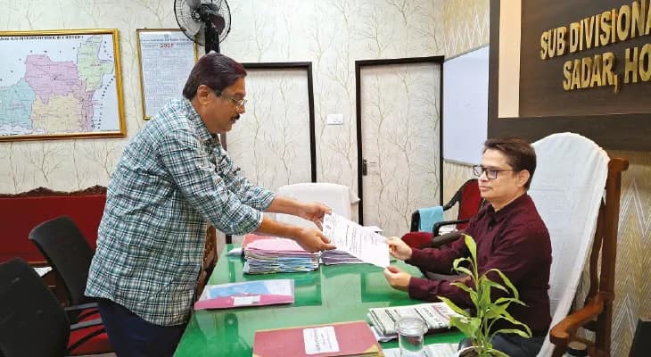 দলের নির্দেশে ইস্তফা বাঁশবেড়িয়া পুরসভার চেয়ারম্যান আদিত্যর