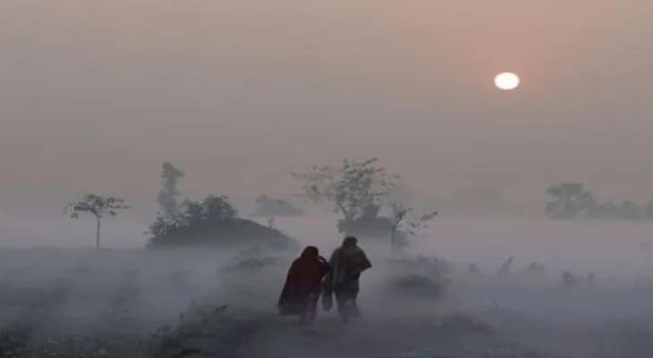 আজ, বুধবার মরশুমের শীতলতম দিন, শহরে একধাক্কায় প্রায় তিন ডিগ্রি নামল পারদ