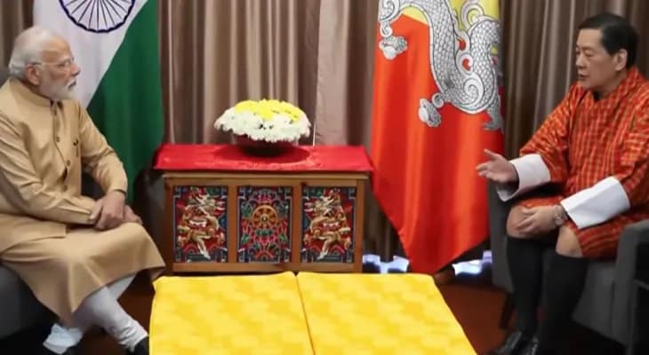 ভুটানের চতুর্থ রাজা ড্রুক গ্যালপো জিগমে সিঙ্গেয়ে ওয়াংচুকের সঙ্গে দেখা করলেন ভারতের প্রধানমন্ত্রী নরেন্দ্র মোদি