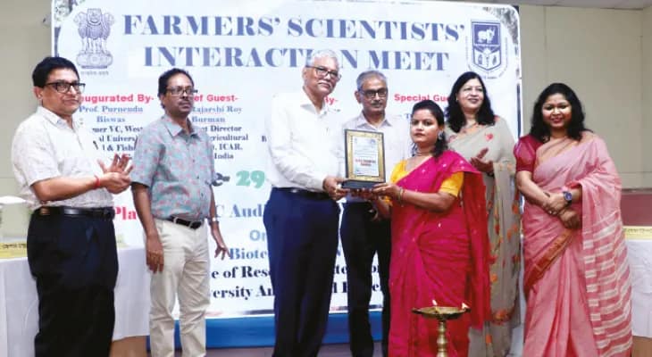 বায়োটেক কিষাণ হাবে সম্মানিত মহিলারা