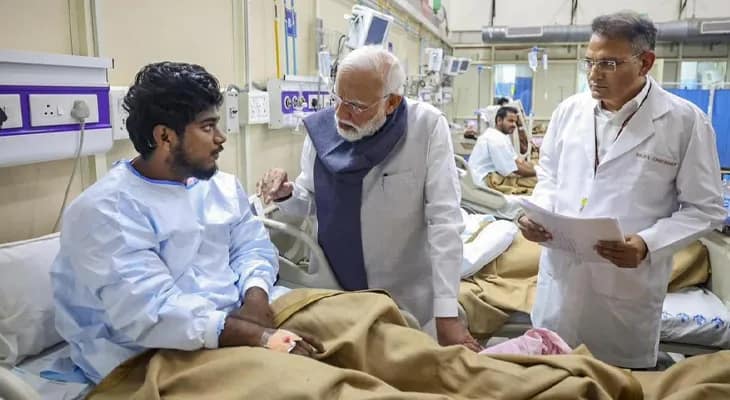 দিল্লি বিস্ফোরণ: জখমদের দেখতে হাসপাতালে মোদি