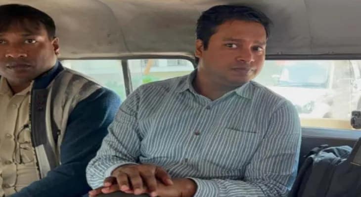 হাসপাতালে কিশোরীকে শ্লীলতাহানির অভিযোগ, গ্রেফতার চিকিৎসক-পড়ুয়া