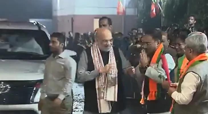 দিল্লিতে পার্টি অফিসে পৌঁছলেন কেন্দ্রীয় স্বরাষ্ট্রমন্ত্রী অমিত শাহ
