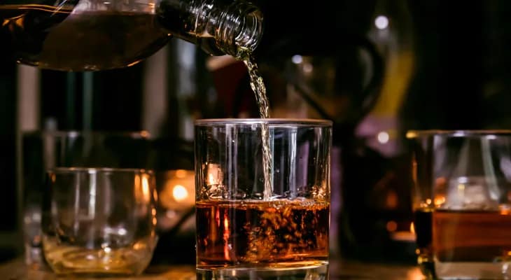 মদের আসরে যুবককে খুনের চেষ্টা
