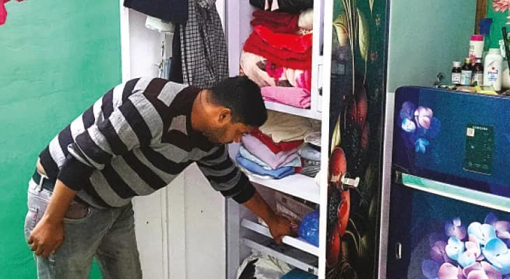 দরজার তালা ভেঙে ১৫ লক্ষ টাকার গয়না চুরি, তীব্র চাঞ্চল্য