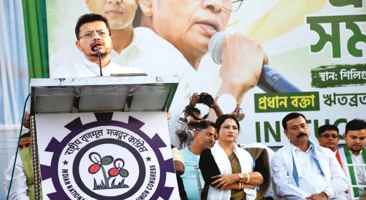এসআইআর: মৃত ভুবনচন্দ্রের বাড়িতে গেলেন ঋতব্রত-গৌতম