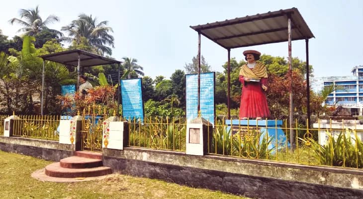 খেজুরির প্রাচীন বন্দরে রামমোহন ও দ্বারকানাথ ঠাকুরের মূর্তি রক্ষণাবেক্ষণের দাবি স্থানীয়দের
