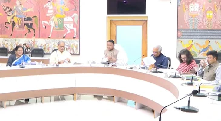 ভুবনেশ্বরে ক্যাবিনেট বৈঠকে ওড়িশার মুখ্যমন্ত্রী মোহন চরণ মাঝি