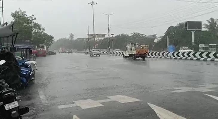 তামিলনাড়ুর বিভিন্ন স্থানে প্রবল বৃষ্টি