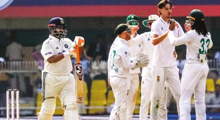 ব্যাটিং ব্যর্থতায় ব্যাকফুটে গম্ভীরের ভারত