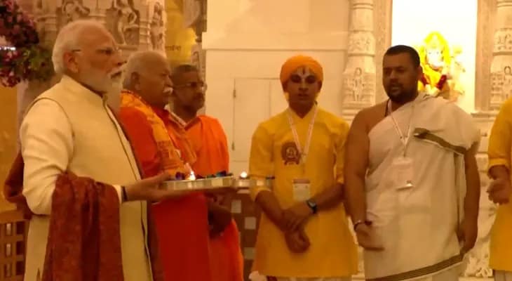 অযোধ্যার রাম মন্দিরে এলেন প্রধানমন্ত্রী নরেন্দ্র মোদি এবং আরএসএস প্রধান মোহন ভাগবত