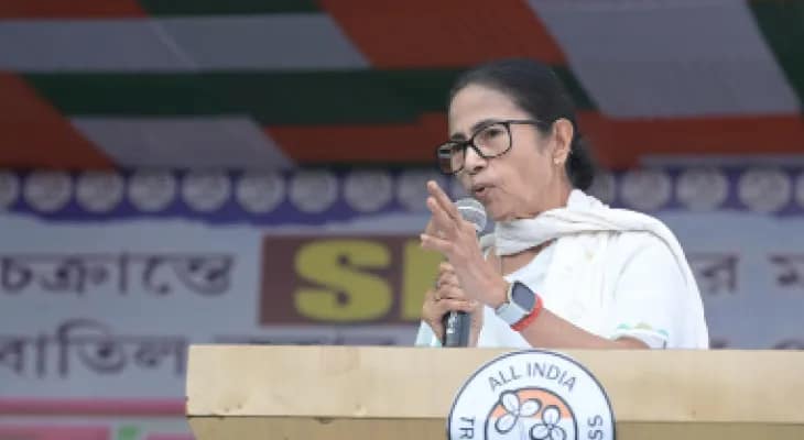 ‘ভয় পাবেন না, কেউ তাড়াতে পারবে না, পাহারাদার হিসেবে পাশে আছি’, মতুয়া সম্প্রদায়ের মানুষকে অভয়বাণী মমতার