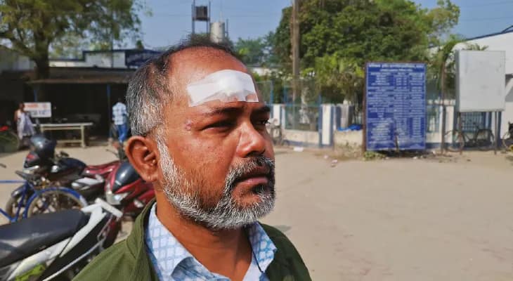 ইভটিজিংয়ের প্রতিবাদ করায় প্রধান শিক্ষককে বেধড়ক মার, ছাত্রীদের নিরাপত্তা নিয়ে চিন্তায় অভিভাবকরা