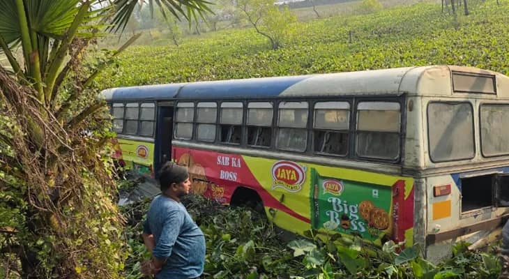 পূর্ব মেদিনীপুরের নন্দকুমারে দুর্ঘটনার কবলে দীঘা থেকে কলকাতাগামী সরকারি বাস, জখম ২