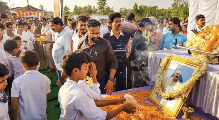 বিষ্ণুপুরে দুর্ঘটনায় মৃত তৃণমূল শিক্ষক নেতার শেষকৃত্যে ঢল নামল মানুষের