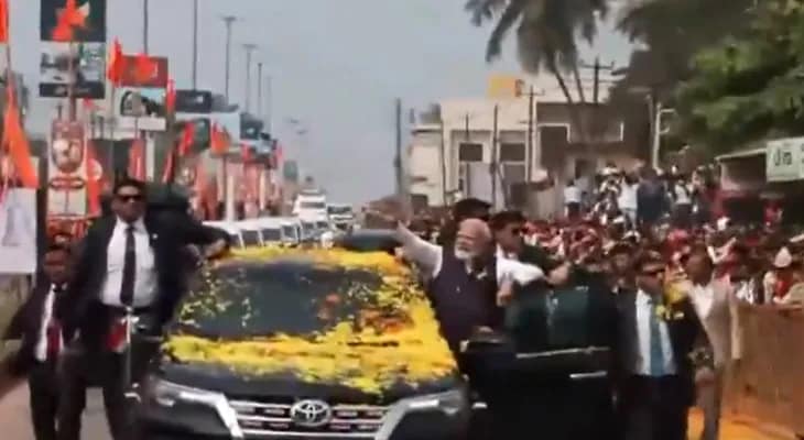 কর্ণাটকের উডুপিতে প্রধানমন্ত্রী নরেন্দ্র মোদির রোড শো