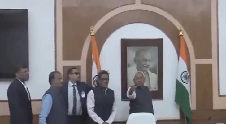 পাটনায় মুখ্য সচিবালয়ে গেলেন বিহারের মুখ্যমন্ত্রী নীতীশ কুমার