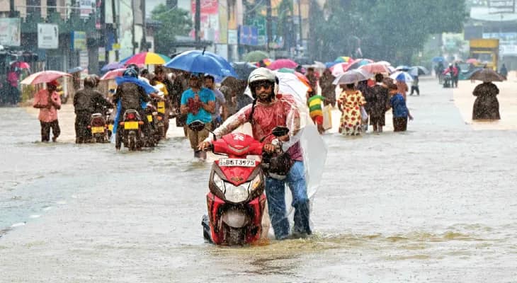 ঘূর্ণিঝড়ে শ্রীলঙ্কায় মৃত বেড়ে ৫৬, সমবেদনা ও সাহায্যের বার্তা মোদির