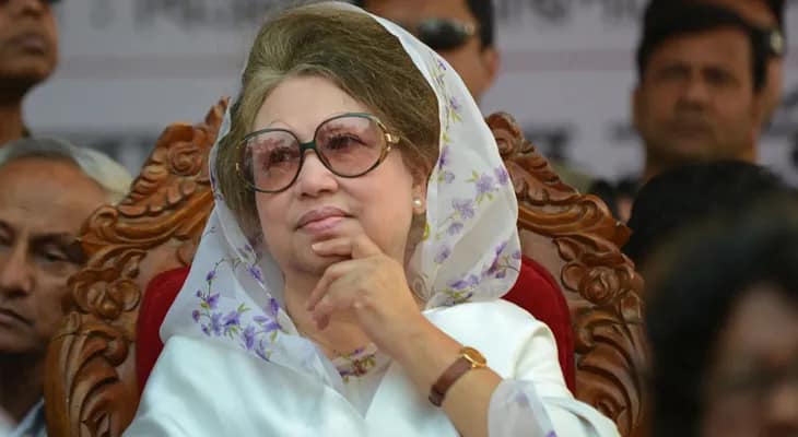 বাংলাদেশের প্রাক্তন প্রধানমন্ত্রী খালেদা জিয়ার শারীরিক অবস্থা এখনও ‘অত্যন্ত সঙ্কটজনক’