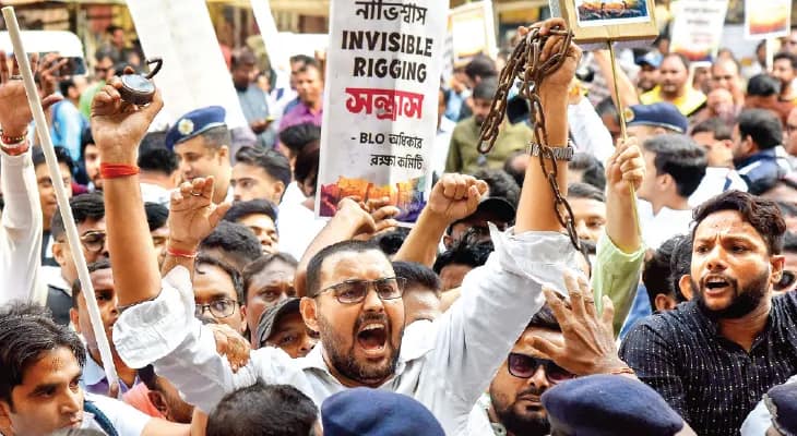 বিএলওদের নিয়ে ছিনিমিনি খেলা কেন?