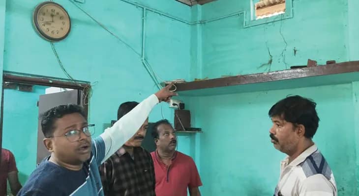 জলপাইগুড়ির ময়নাগুড়ি শহরের একটি ক্লাবে দুঃসাহসিক চুরি