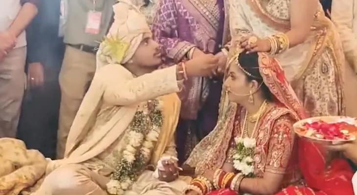মধ্যপ্রদেশের উজ্জয়িনীতে গণবিবাহের অনুষ্ঠানে বিয়ে করলেন মুখ্যমন্ত্রী মোহন যাদবের ছেলে অভিমন্যু