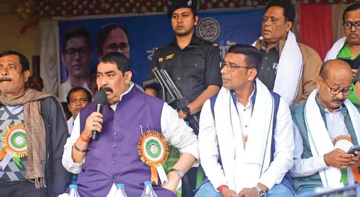 ‘এখান থেকে তাড়ানোর ক্ষমতা কারও নেই’, নাম বাদ গেলে আন্দোলনে নামার হুঁশিয়ারি অনুব্রতর