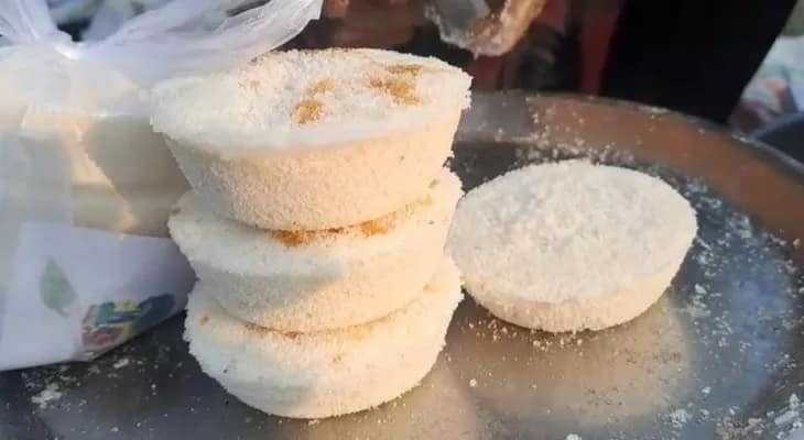 উত্তরবঙ্গে শীতের আমেজ শুরু, নজর কাড়ল ভাপা পিঠে