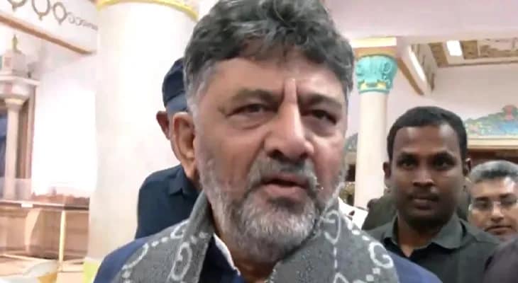 বেঙ্গালুরুতে এলেন কর্ণাটকের উপ-মুখ্যমন্ত্রী ডিকে শিবকুমার