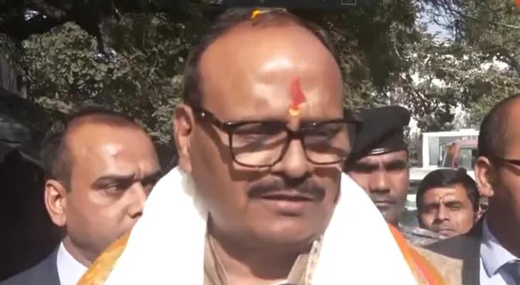লখনউতে বক্তব্য রাখছেন উত্তরপ্রদেশের উপ-মুখ্যমন্ত্রী ব্রজেশ পাঠক