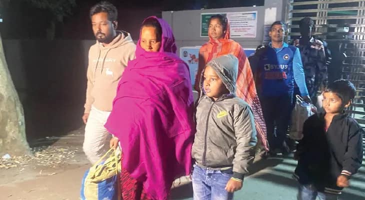১০ দিন সীমান্তের জঙ্গলেই সোনালিরা, বিএসএফের বিরুদ্ধে অত্যাচারের অভিযোগ
