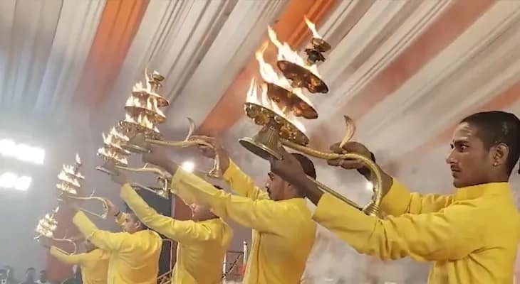 উত্তরপ্রদেশের সম্ভলের কল্কি ধামে চলছে আরতি