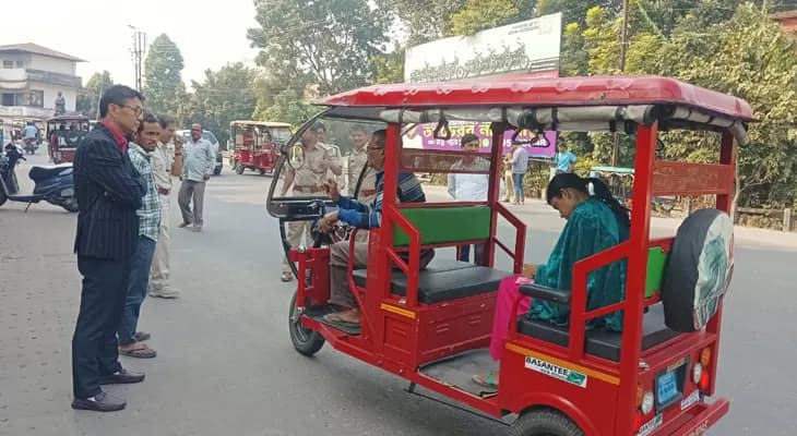 জলপাইগুড়ি মাত্র ১০২টি টোটোর রেজিস্ট্রেশন